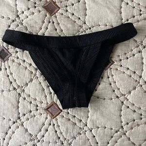 FRANKIES BIKINIS-Cole Ribbed Bikini Bottom size small, black